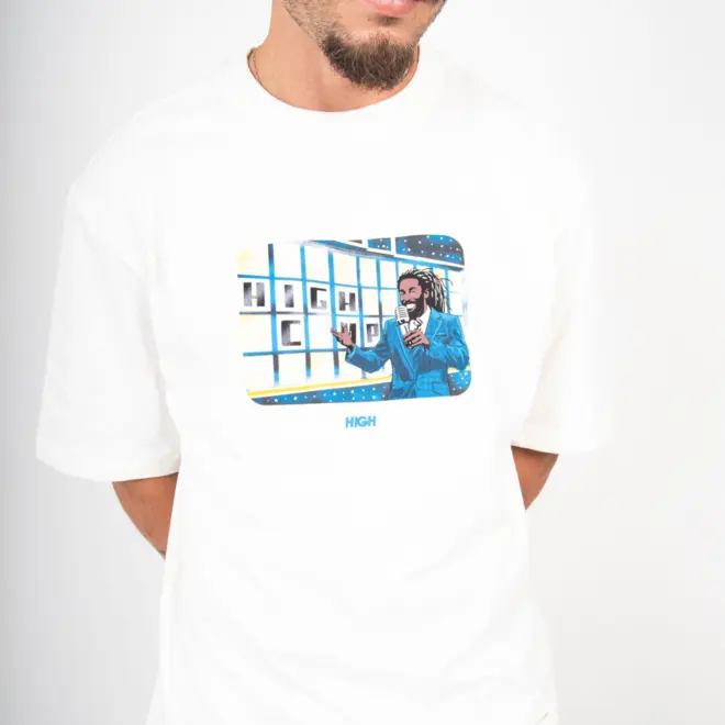 CAMISETA HIGH TV SHOW WHITE