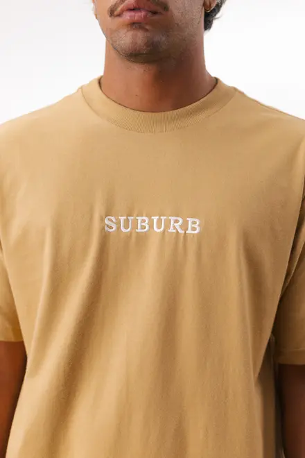 CAMISETA SUBURB EMBROIDERY