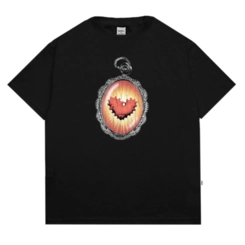 CAMISETA BARRA CREW MEDALHAS PRETA