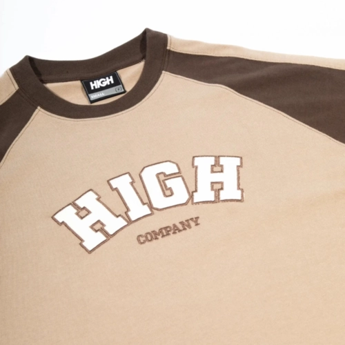 CAMISETA HIGH COLLEGE