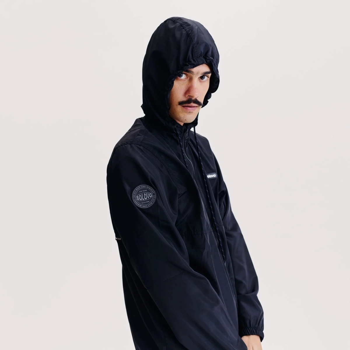 WINDBREAKER BOLOVO ALL BLACK