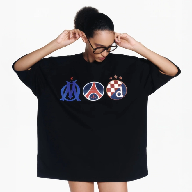 CAMISETA M-A-D