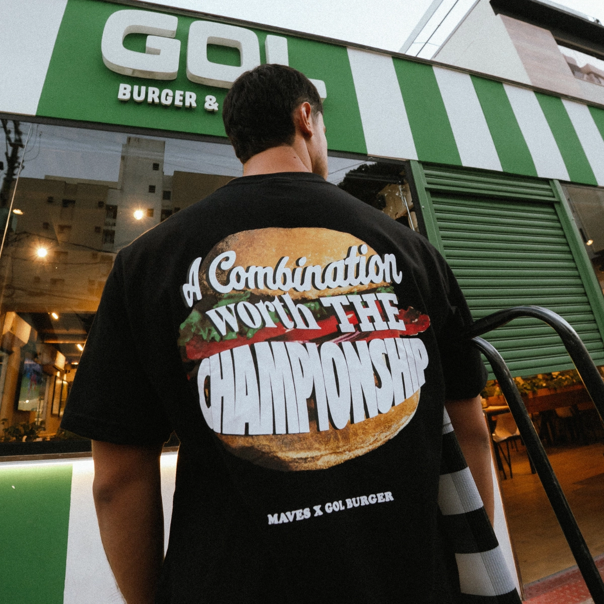 CAMISETA MAVES HAMBURGUER
