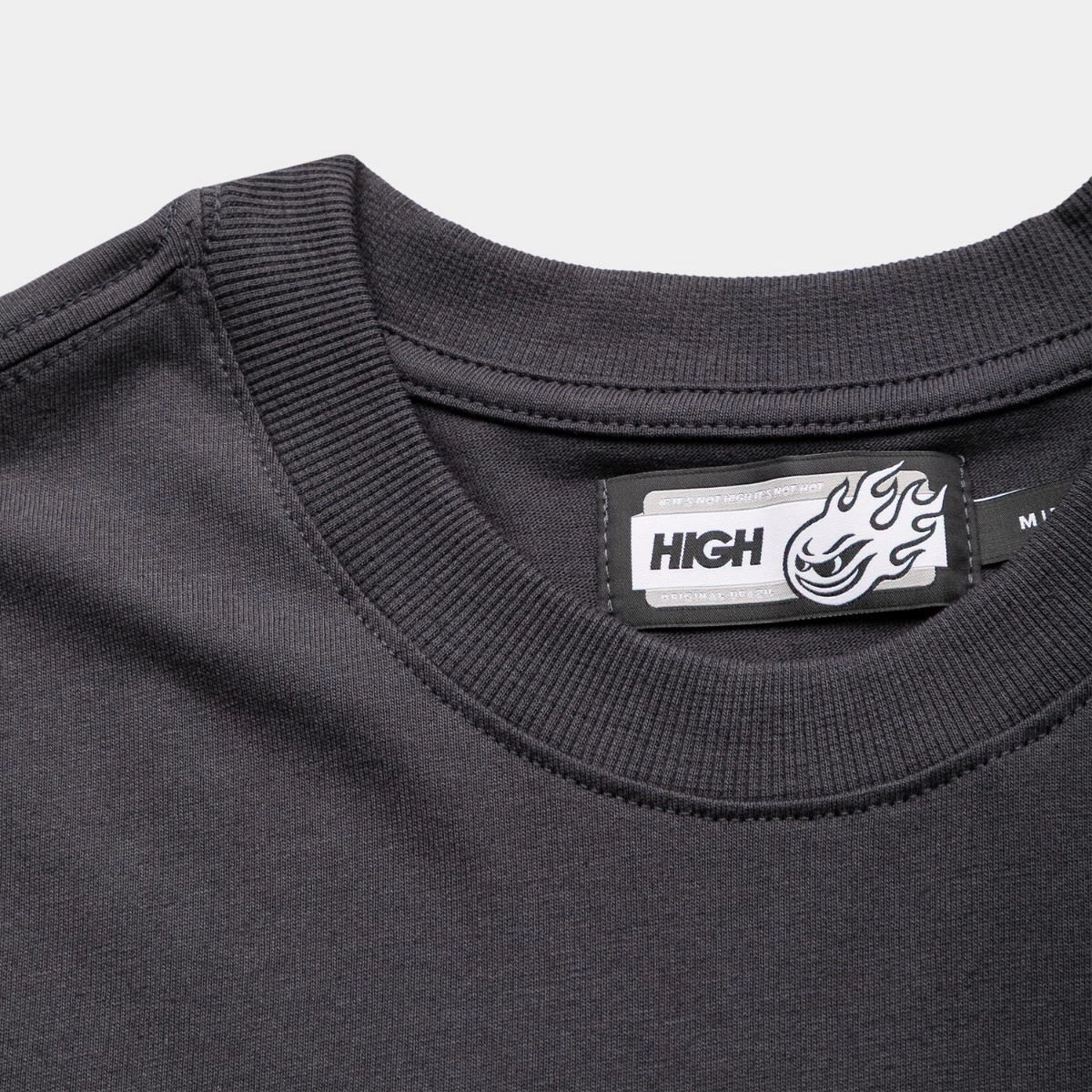 CAMISETA HIGH SHEI GREY