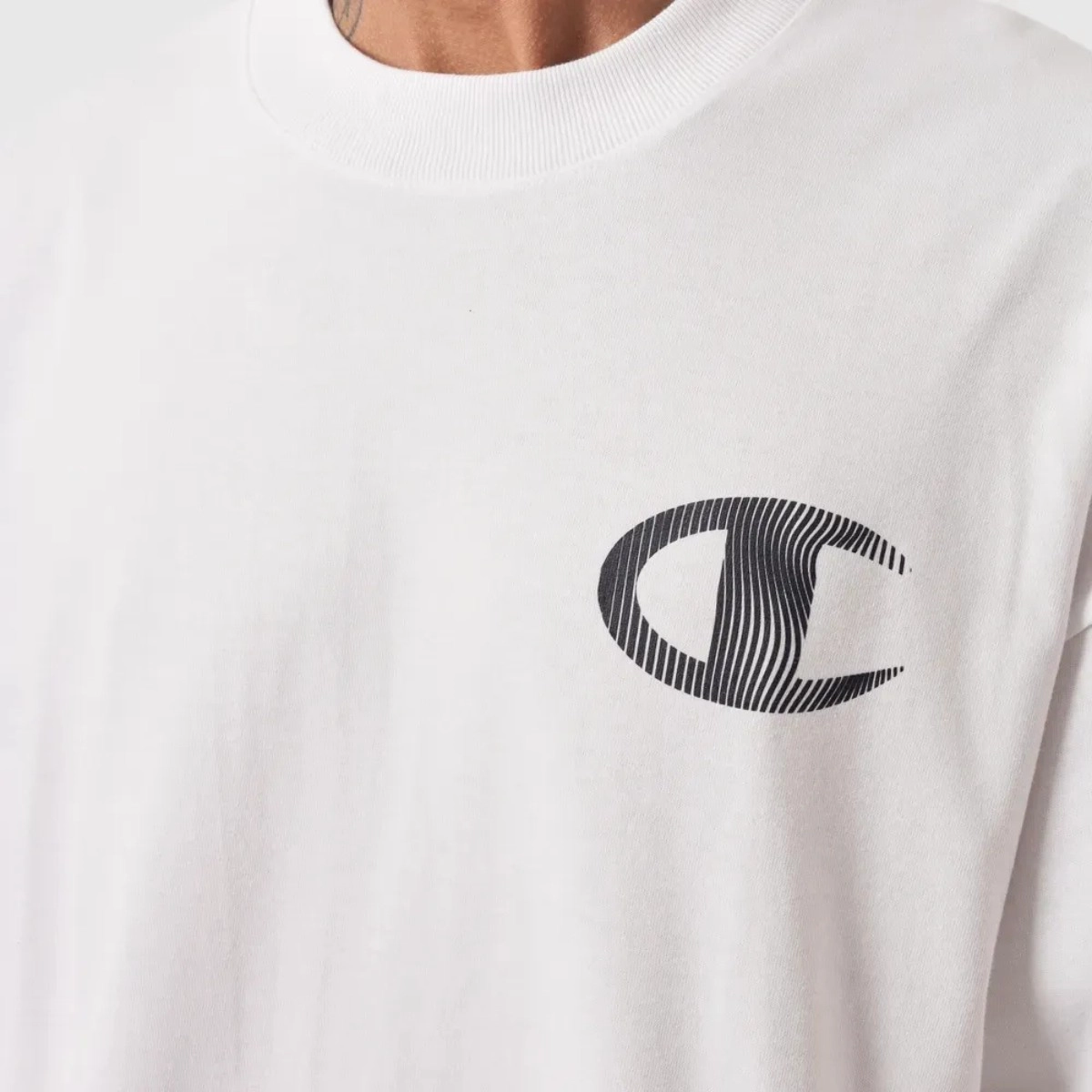CAMISETA CHAMPION OVERSIZED LINES