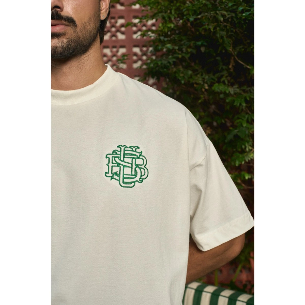 CAMISETA SUB EMBROIDERY MONAGRAM BOXY