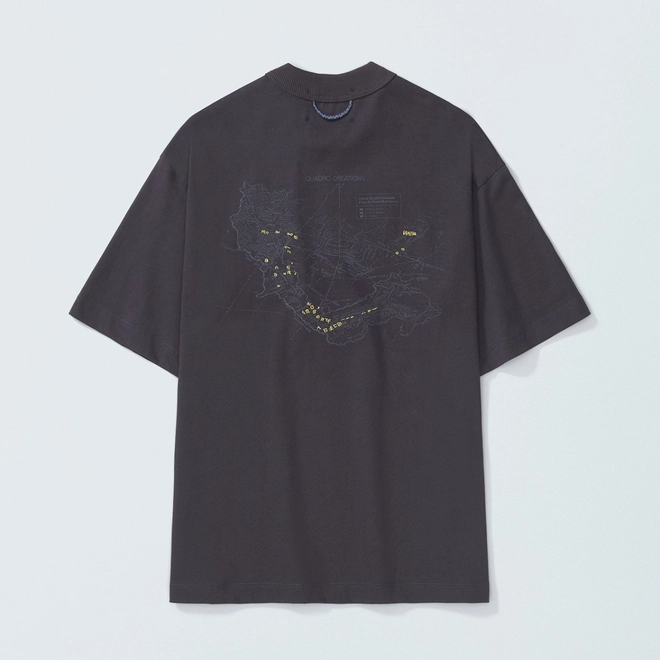 CAMISETA QC MAPS BOXY DARK