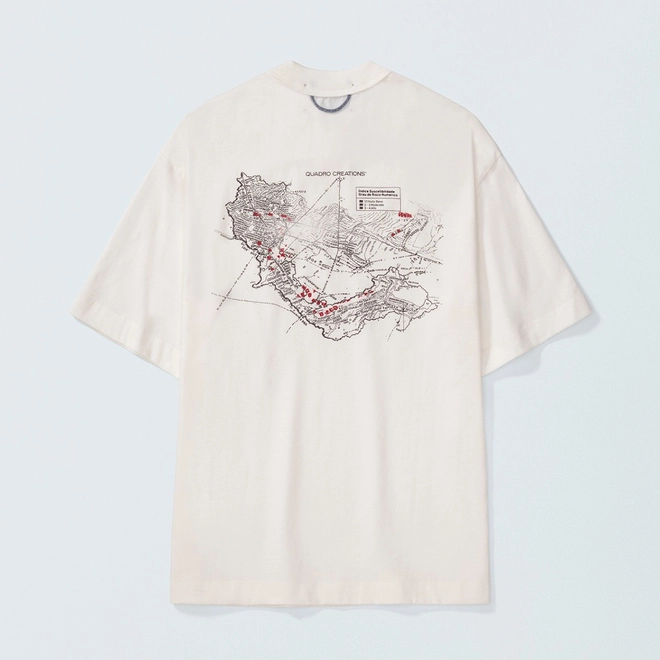 CAMISETA QC MAPS BOXY OFF WHITE