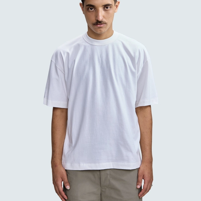 CAMISETA QC MAPS BOXY OFF WHITE