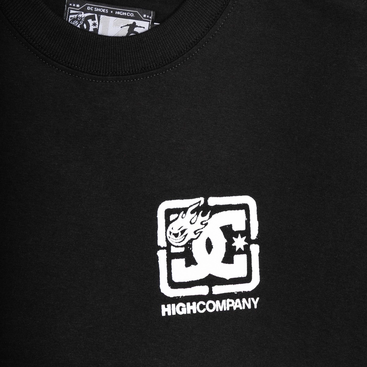 CAMISETA HIGH x DC SPRAY BLACK