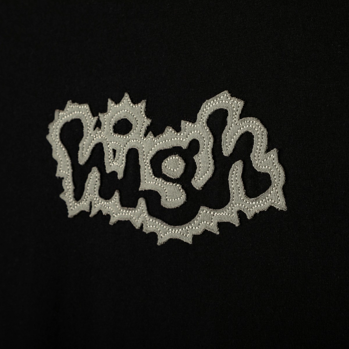 CAMISETA HIGH APLIQUE