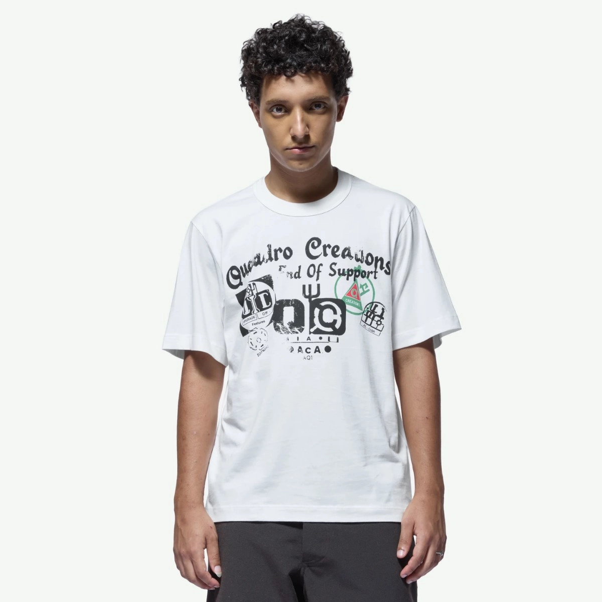 CAMISETA QC ICONS REGULAR OFF WHITE