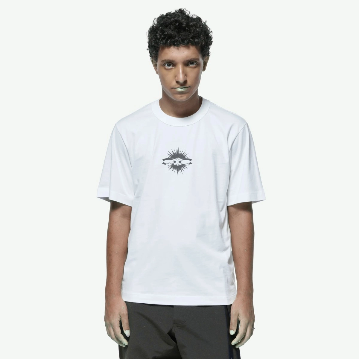 CAMISETA QC LUZ REGULAR OFF WHITE