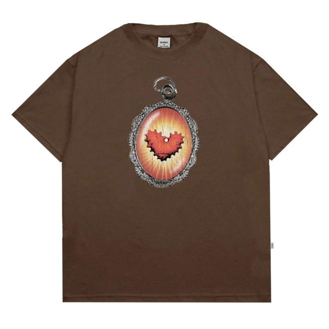 CAMISETA BARRA CREW MEDALHAS MARROM