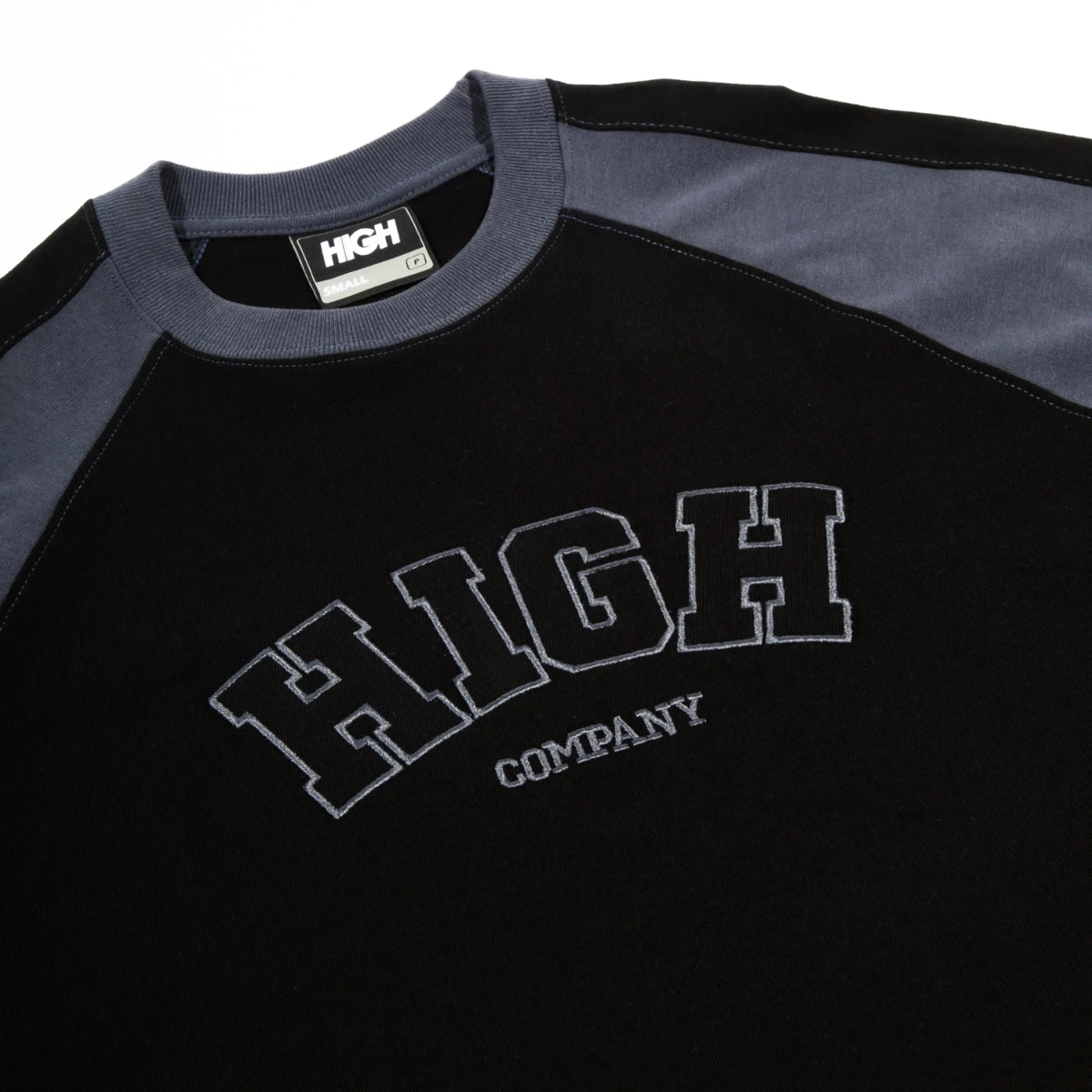 CAMISETA HIGH COLLEGE