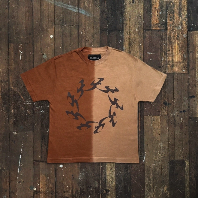 CAMISETA BARRA TINGIDA MANUALMENTE