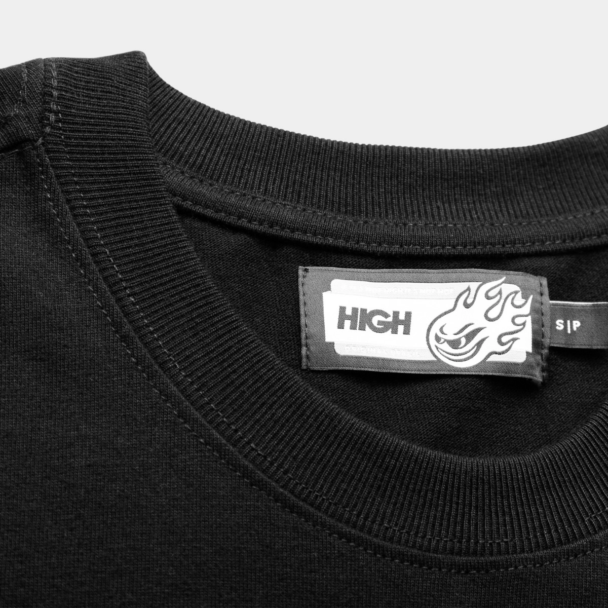 CAMISETA HIGH SHEI BLACK