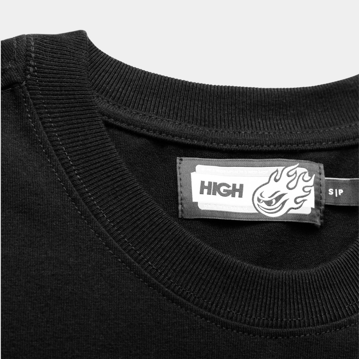 CAMISETA HIGH PATCH EMBOSSED BLACK