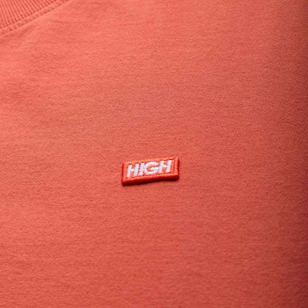 CAMISETA HIGH MINIMAL PATCH CORAL
