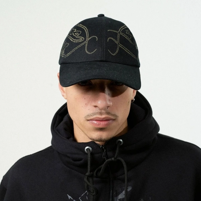 BONE SIX PANEL "ASSINATURA" PRETO HIGH a/c BARRA